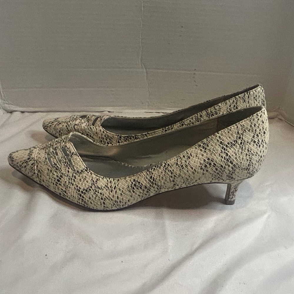 AVENUE SHOES
